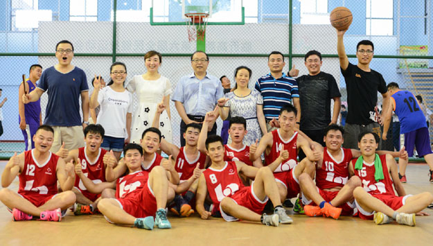 新华集团勇夺临沂国家高新区篮球赛冠军 第 3 张